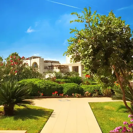 Nanakis Aparthotel