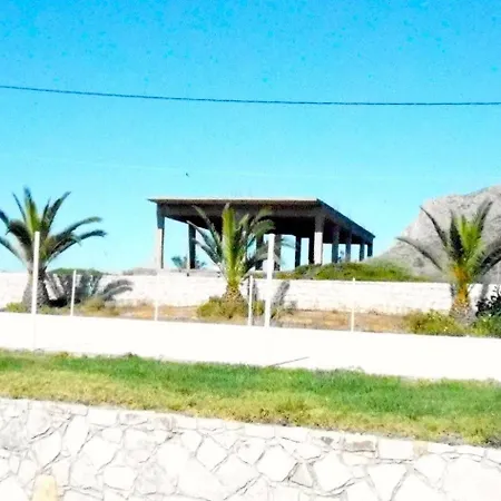 Nanakis Aparthotel 3*