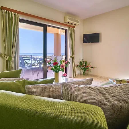 Nanakis Aparthotel 3*