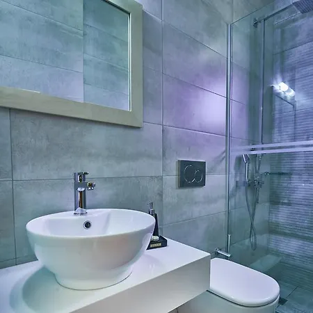 Aparthotel Nanakis 3*
